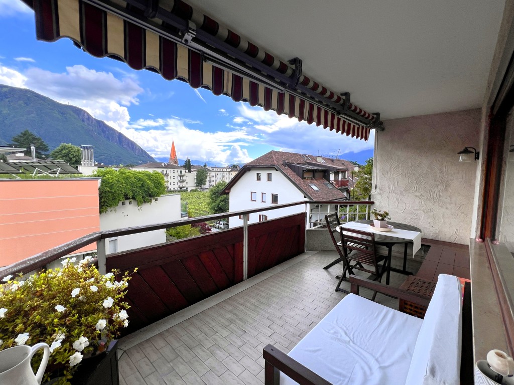 Großzügige und helle Vierzimmerwohnung mit Panoramaterrasse in der Guntschnastraße – Bozen Gries