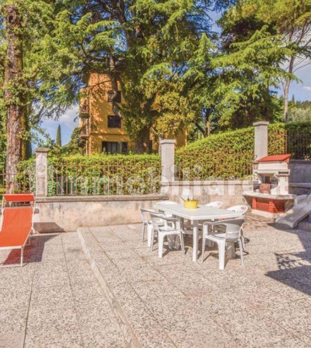 Attraktive Wohneinheit in historischer Jugendstilvilla im Herzen von Gardone Riviera