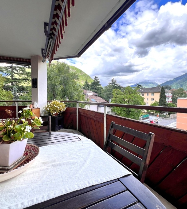 Großzügige und helle Vierzimmerwohnung mit Panoramaterrasse in der Guntschnastraße – Bozen Gries