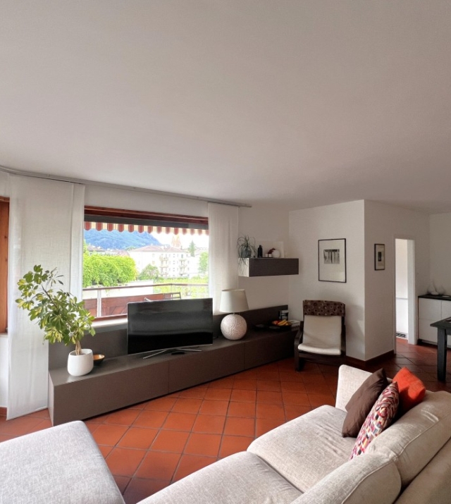 Großzügige und helle Vierzimmerwohnung mit Panoramaterrasse in der Guntschnastraße – Bozen Gries