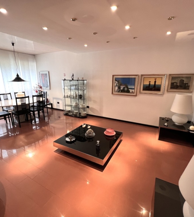 Eleganz und Wohnkomfort in Bozen Gries – großzügige Wohnung mit Garage