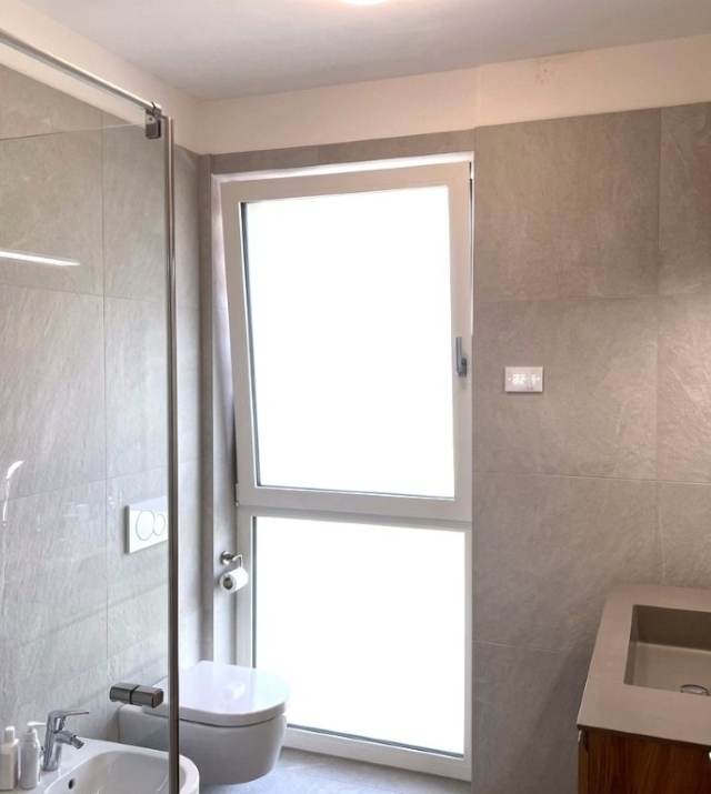 Elegante appartamento di nuova generazione con ampia loggia – a pochi passi dal centro di Bolzano