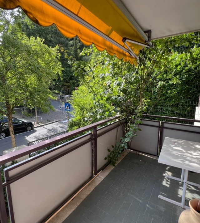 Bolzano Via Segantini – Affascinante appartamento con balcone vivibile esposto a ovest