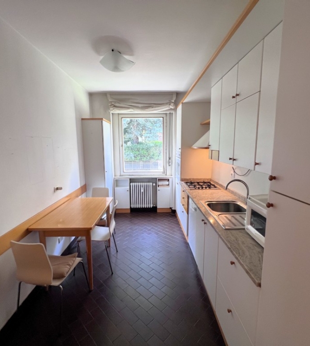Bolzano Via Segantini – Affascinante appartamento con balcone vivibile esposto a ovest