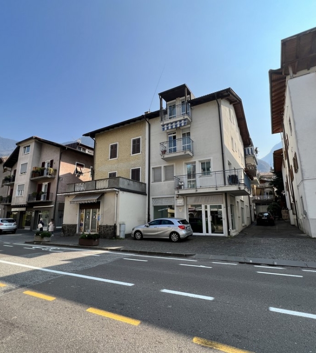 Geschäft mit hoher Sichtbarkeit - Leifers