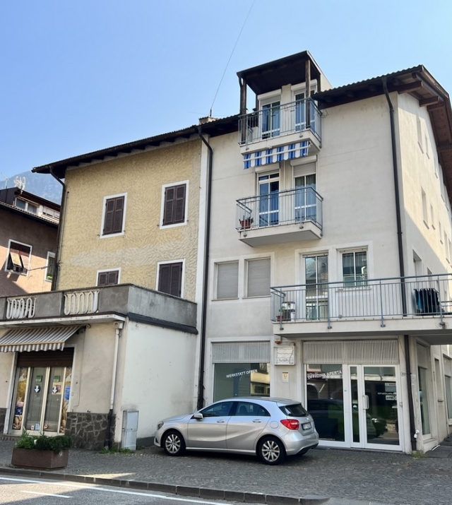 Geschäft mit hoher Sichtbarkeit - Leifers