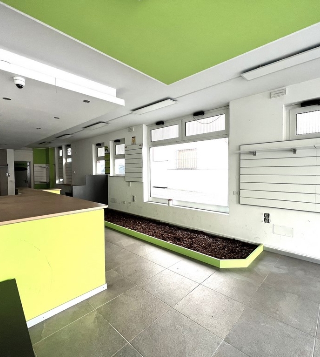 Geschäft mit hoher Sichtbarkeit - Leifers