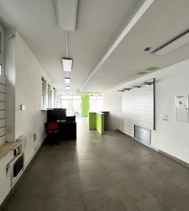 Geschäft mit hoher Sichtbarkeit - Leifers